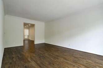 7524 Del Monte Dr in Houston, TX - Building Photo - Building Photo