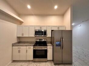 528 SE 4th Terrace in Cape Coral, FL - Building Photo - Building Photo