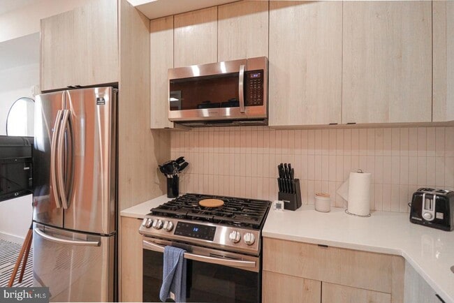 1806 I St NE in Washington, DC - Foto de edificio - Building Photo