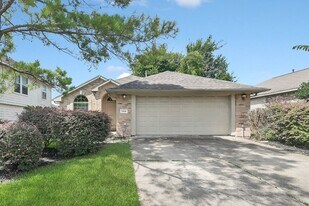 18441 Sunrise Oaks Ct in Montgomery, TX - Building Photo