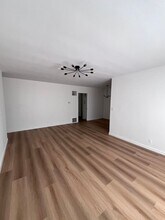 2451 Corinth Ave in Los Angeles, CA - Building Photo - Interior Photo