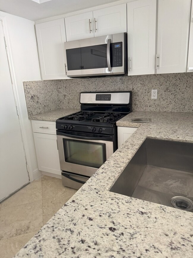 7803 SW 88th St, Unit F-114 in Miami, FL - Foto de edificio - Building Photo