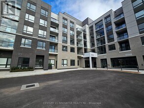 3250 Carding Mill Trail in Oakville, ON - Building Photo - Building Photo