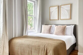 17 Christopher St, Unit 1 in New York, NY - Building Photo - Building Photo