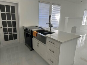 1922 NW 4th St in Miami, FL - Building Photo - Building Photo