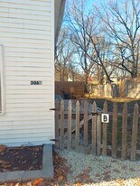 306 W Maple St, Unit 306 W Maple Street B in Champaign, IL - Building Photo