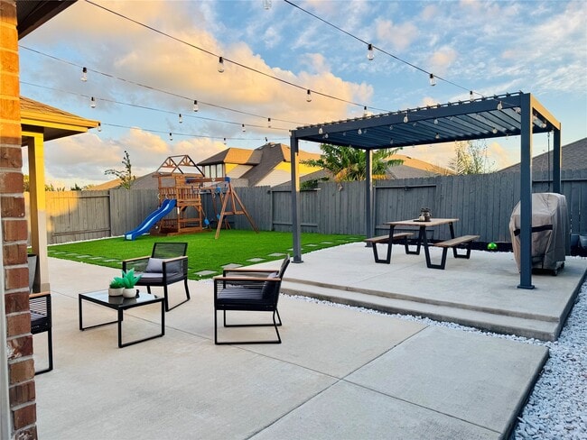 18227 Grayson Blf Wy