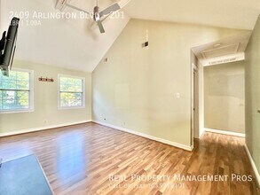 2409 Arlington Blvd in Arlington, VA - Building Photo - Building Photo
