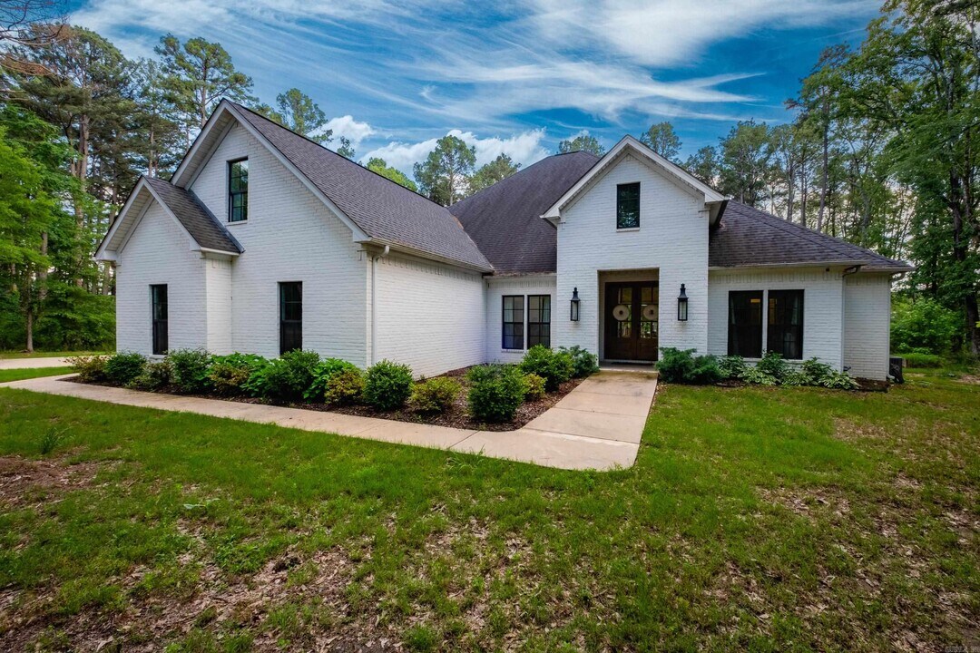 2251 Midland Rd in Alexander, AR - Building Photo