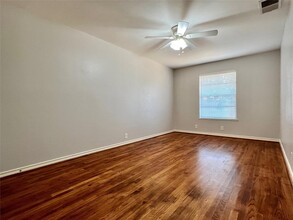 11220 Wyatt St, Unit 0608 in Dallas, TX - Building Photo - Building Photo