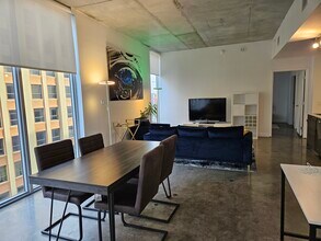 151 SE 1st St, Unit 801 in Miami, FL - Building Photo - Building Photo