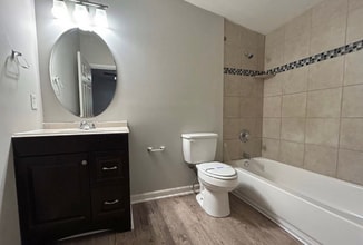 2950 Horse Shoe Dr in Atlanta, GA - Building Photo - Building Photo