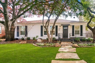3622 S Versailles Ave in Dallas, TX - Building Photo - Building Photo