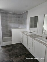 209 Holiday Park Village in Jamestown, ND - Building Photo - Building Photo