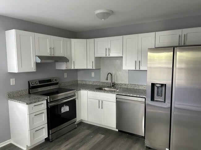 11 Hawkins St, Unit Apt #C