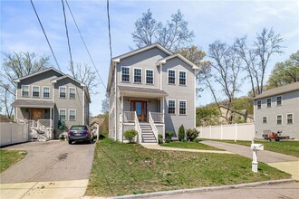30 Groveland Ave in Providence, RI - Building Photo - Building Photo