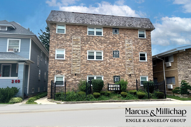 Kristen Place Condominiums in Forest Park, IL - Building Photo - Building Photo