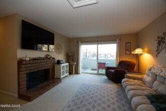 2127 Roundhouse Rd in Sparks, NV - Building Photo - Building Photo