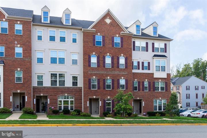 13633 Rockingham Ln in Gainesville, VA - Building Photo