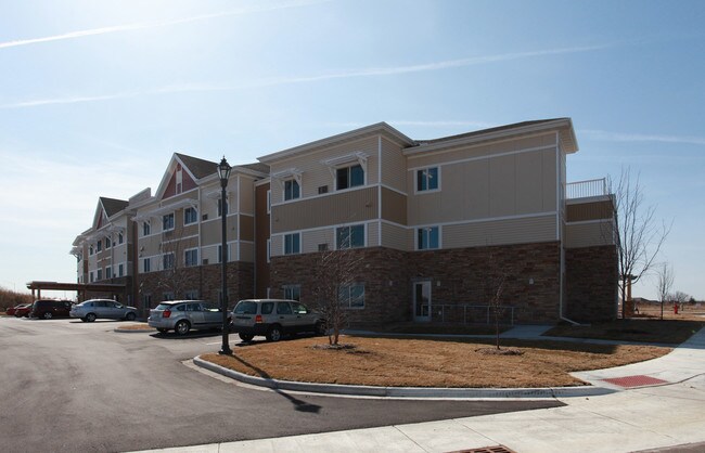 Heirloom Court Apartments in Hudson, WI - Building Photo - Building Photo