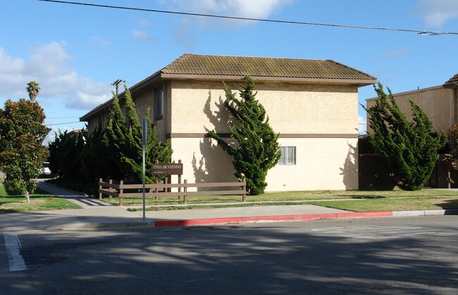 Casa de Viengo in Lompoc, CA - Foto de edificio - Building Photo