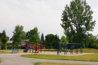 Balmoral Townhomes in Brampton, ON - Building Photo - Building Photo