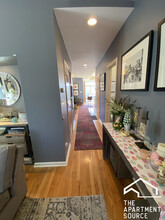 1707 W Melrose St, Unit 2 in Chicago, IL - Foto de edificio - Building Photo
