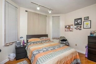 1706 Commonwealth Ave in Boston, MA - Building Photo - Building Photo