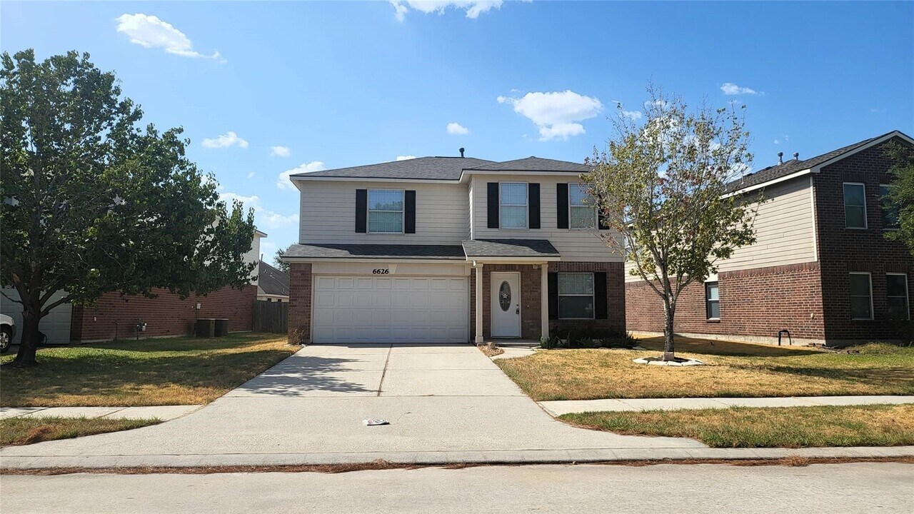 6626 Springfield Garden Ln in Spring, TX - Building Photo