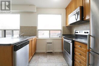 500-500 Gilbert Ave in Toronto, ON - Building Photo - Building Photo