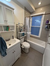 212 Green St, Unit 2 in Cambridge, MA - Building Photo - Building Photo