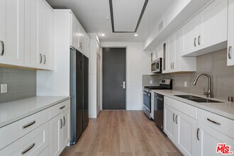 2336 Westwood Blvd in Los Angeles, CA - Building Photo - Building Photo