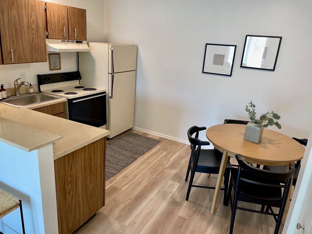 Brookmount Apartments in St. Peters, MO