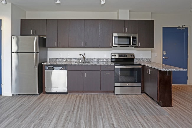 Aberdeen Apartments in Minneapolis, MN - Building Photo - Interior Photo