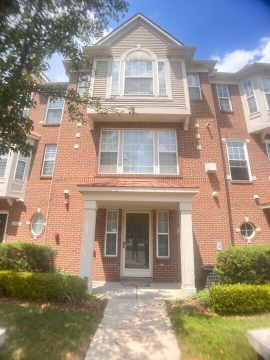 20018 Boardwalk Blvd in Southfield, MI - Building Photo