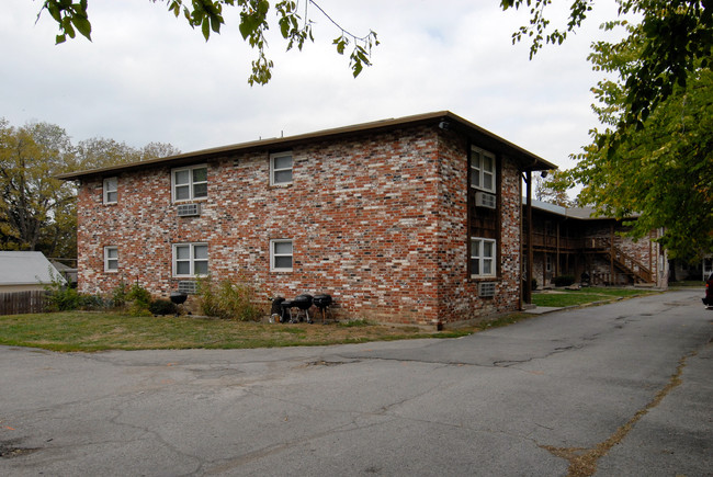 East Park Apartments in Olathe, KS - Building Photo - Building Photo