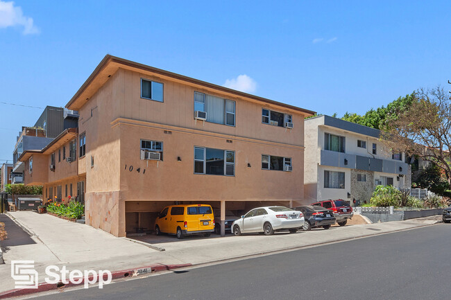 1041 N. Stanley Apartments in West Hollywood, CA - Building Photo - Building Photo