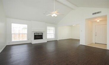 13707 Meisterwood Dr in Houston, TX - Building Photo - Building Photo