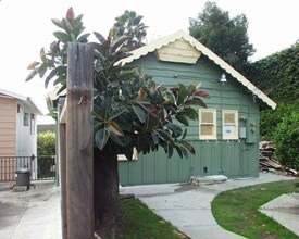 Titus Apartments in San Diego, CA - Foto de edificio - Building Photo