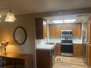 209 Live Oak Cir in Roseville, CA - Building Photo - Building Photo