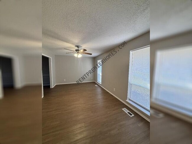 property at 8 New Haven Ct