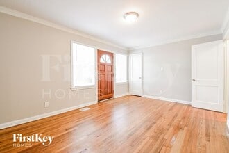 718 Pegg Rd SW in Atlanta, GA - Building Photo - Building Photo