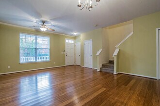 303 Huck Ct in Mauldin, SC - Building Photo - Building Photo