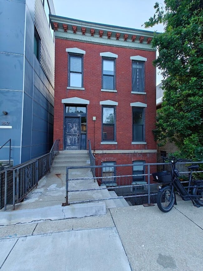 property at 1806 S Jefferson St