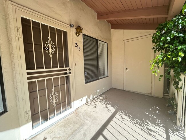 1017 E Maryland Ave in Phoenix, AZ - Foto de edificio - Building Photo