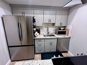 8860 N Winding Way in Fair Oaks, CA - Building Photo - Building Photo