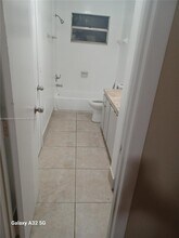 18921 NW 63rd Ct Cir in Hialeah, FL - Building Photo - Building Photo