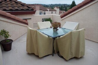 1951 O'Farrell St in San Mateo, CA - Building Photo - Building Photo