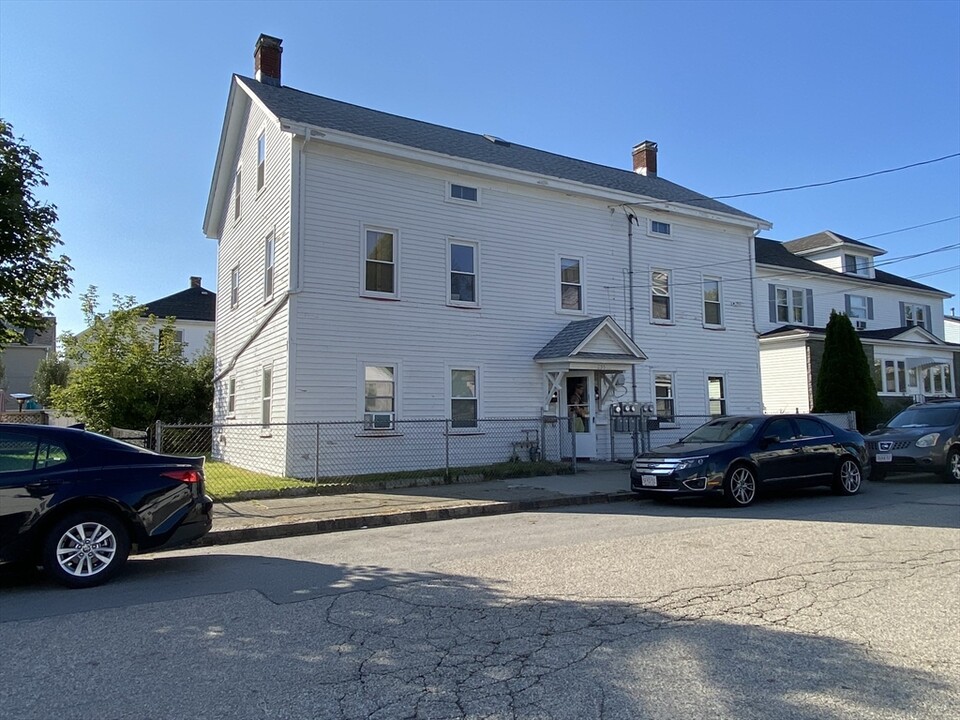 255 Montaup St-Unit -1N in Fall River, MA - Building Photo