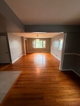 23 Long Hill Rd in Woodbridge Township, NJ - Building Photo - Building Photo